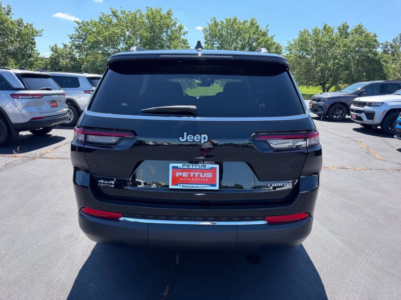 2026 Diamond Black Crystal Pearlcoat Jeep Grand Cherokee L Laredo 4X4 SUV