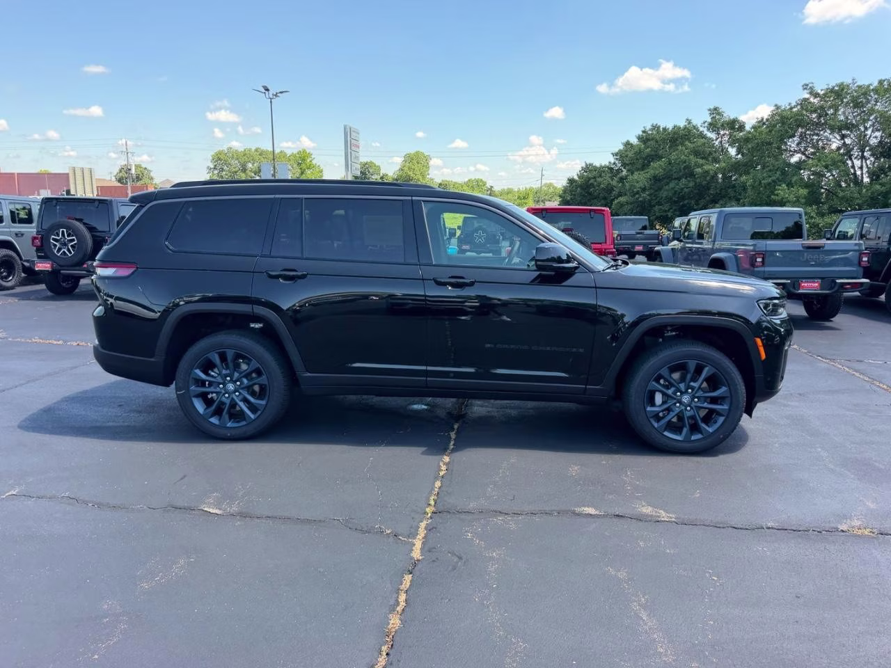 2026 Diamond Black Crystal Pearlcoat Jeep Grand Cherokee L 85th Anniversary Edition 4X4 SUV