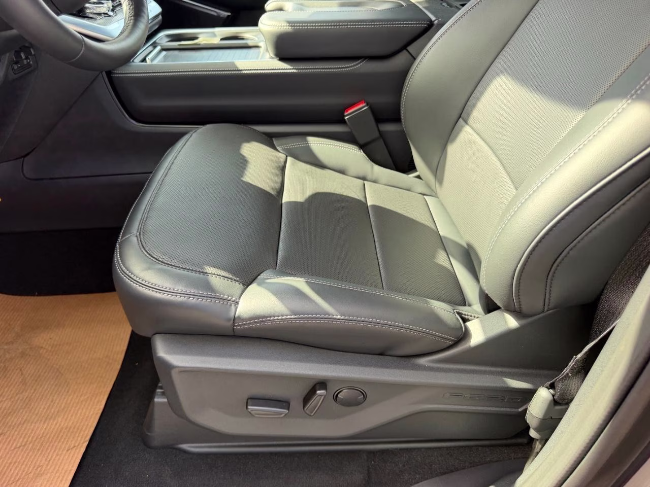 2026 Dark Matter Gray Metallic Ford Expedition Platinum 4X4 SUV