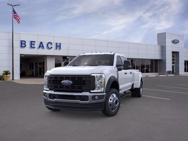 2026 Oxford White Ford Super Duty F-450 DRW XL DRW 4X4 Truck