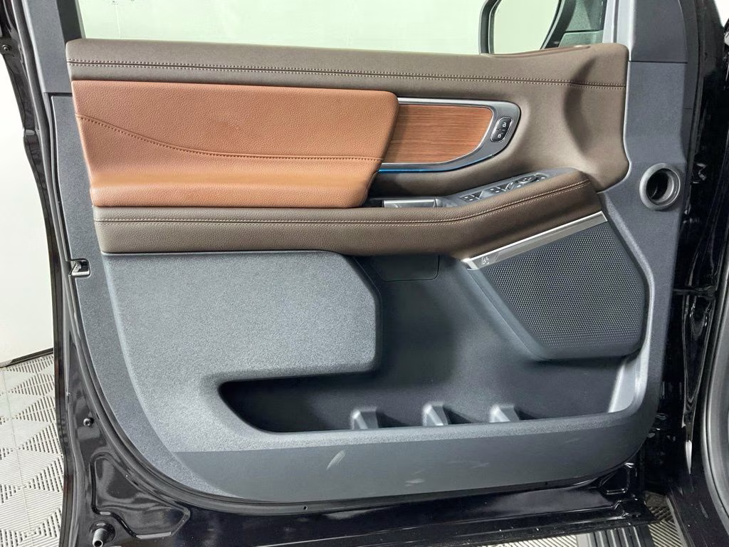 2027 Black Metallic Ford Expedition Max King Ranch 4X4 SUV
