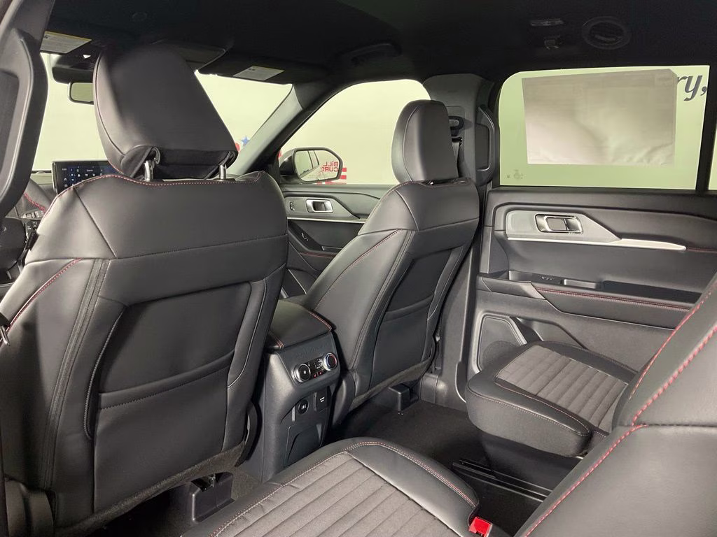 2026 White Metallic Ford Explorer ST-Line RWD SUV