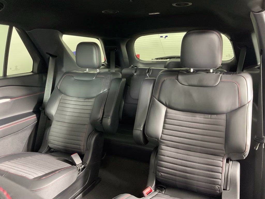 2026 White Metallic Ford Explorer ST-Line RWD SUV
