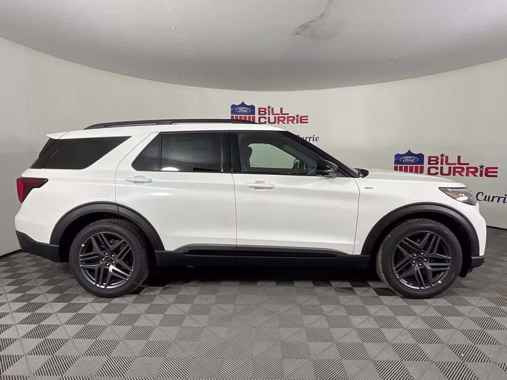 2026 White Metallic Ford Explorer ST-Line RWD SUV