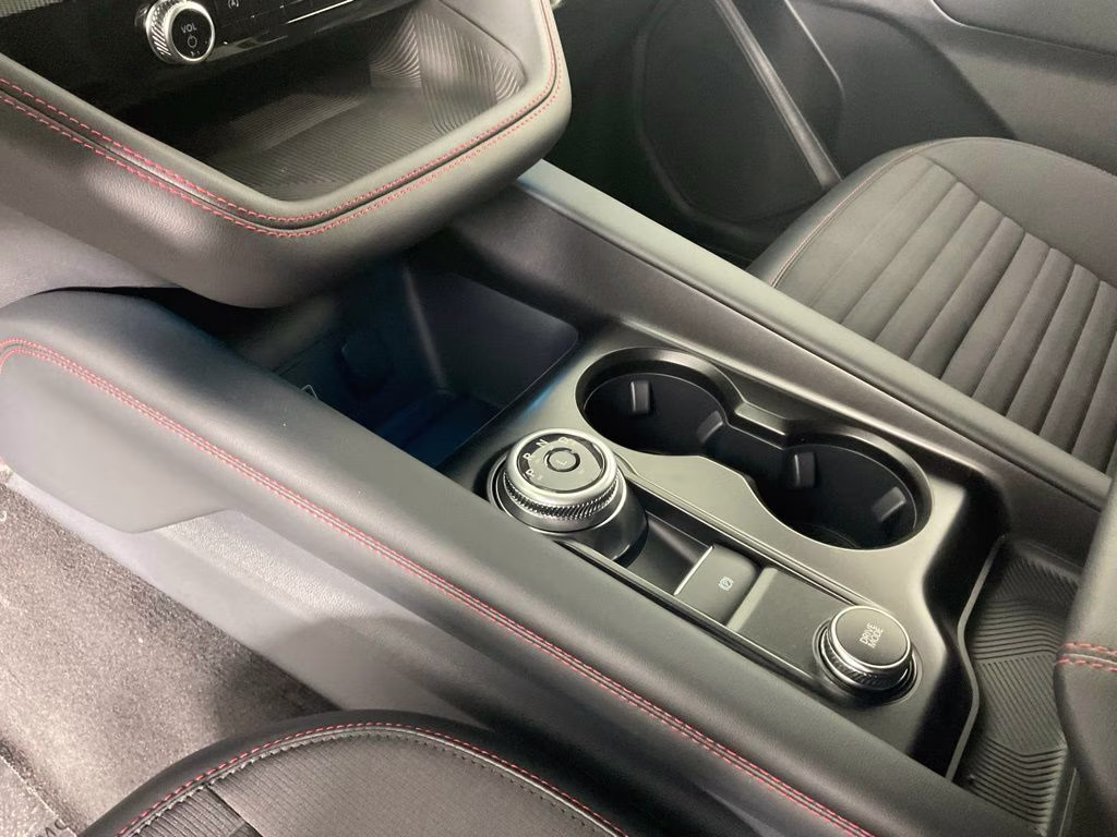 2026 White Metallic Ford Explorer ST-Line RWD SUV
