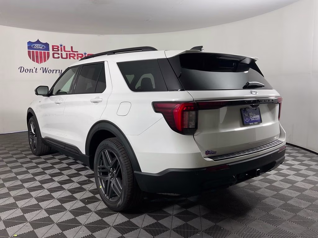2026 White Metallic Ford Explorer ST-Line RWD SUV