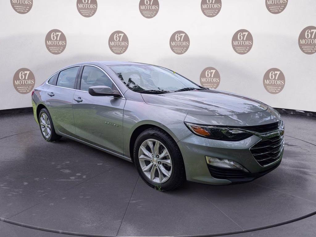 2024 Sterling Gray Metallic Chevrolet Malibu LT FWD Sedan
