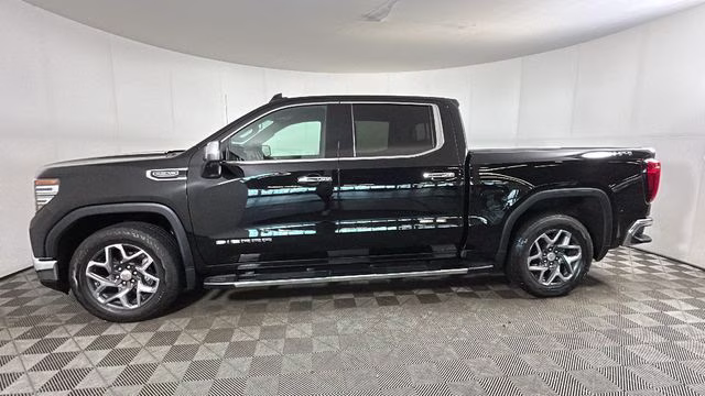2024 Onyx Black GMC Sierra 1500 SLT 4X4 Truck