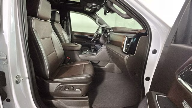 2023 White Frost Tricoat GMC Sierra 1500 Denali 4X4 Truck