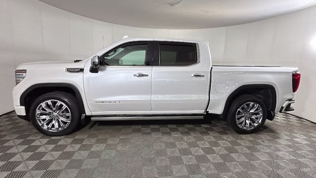 2023 White Frost Tricoat GMC Sierra 1500 Denali 4X4 Truck
