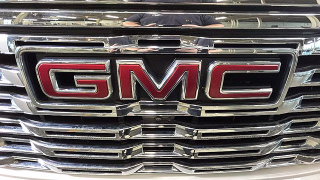 2023 White Frost Tricoat GMC Sierra 1500 Denali 4X4 Truck