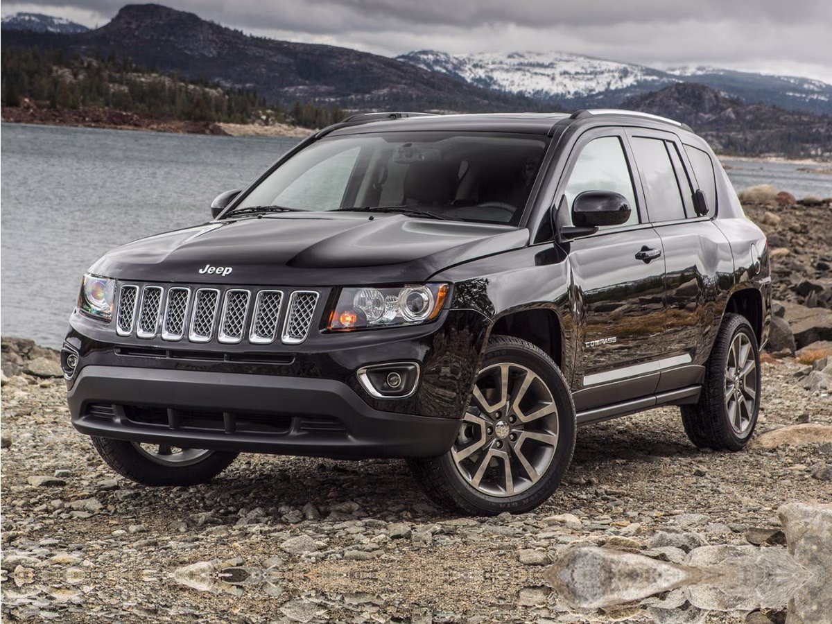 2014 Rugged Brown Pearlcoat Jeep Compass Latitude FWD SUV