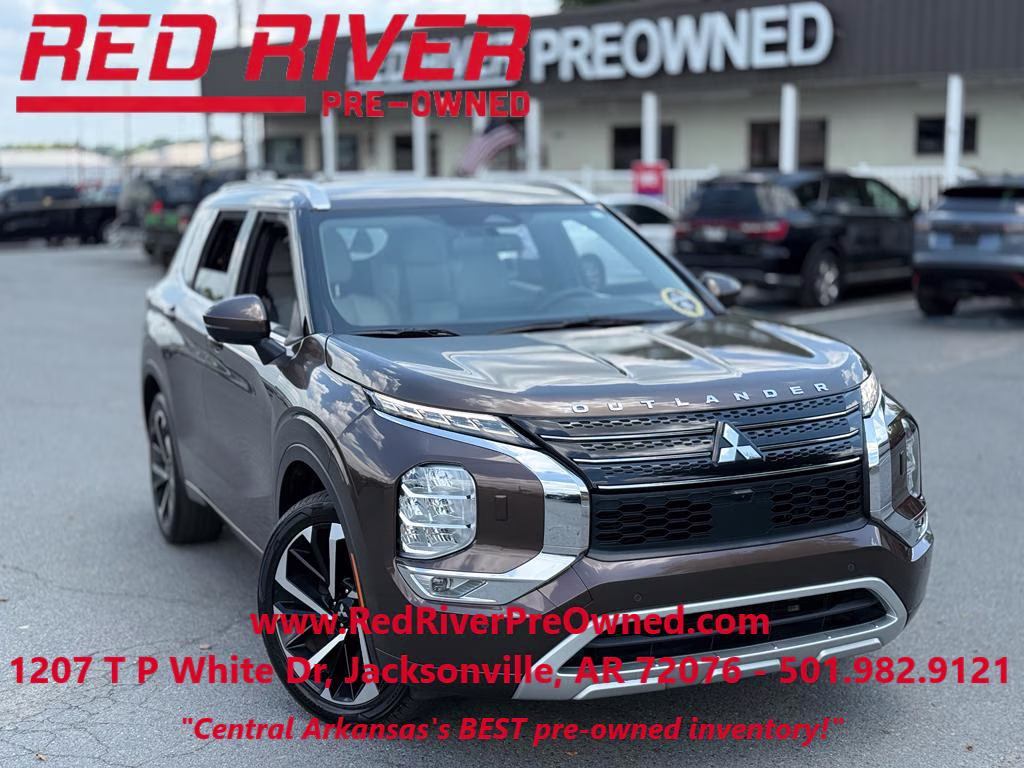 2022 Mitsubishi Outlander SEL S-AWC's photo