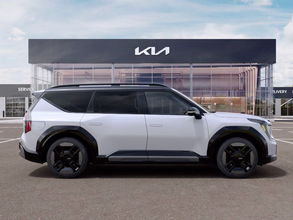 2026 Glacial White Pearl/Ebony Black Roof Kia EV9 GT-Line AWD SUV