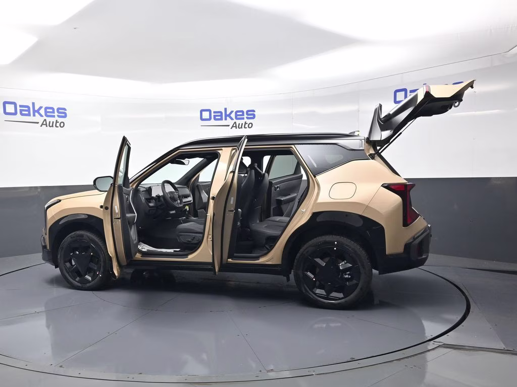 2027 Terrain Brown Kia Seltos X-Line S AWD SUV
