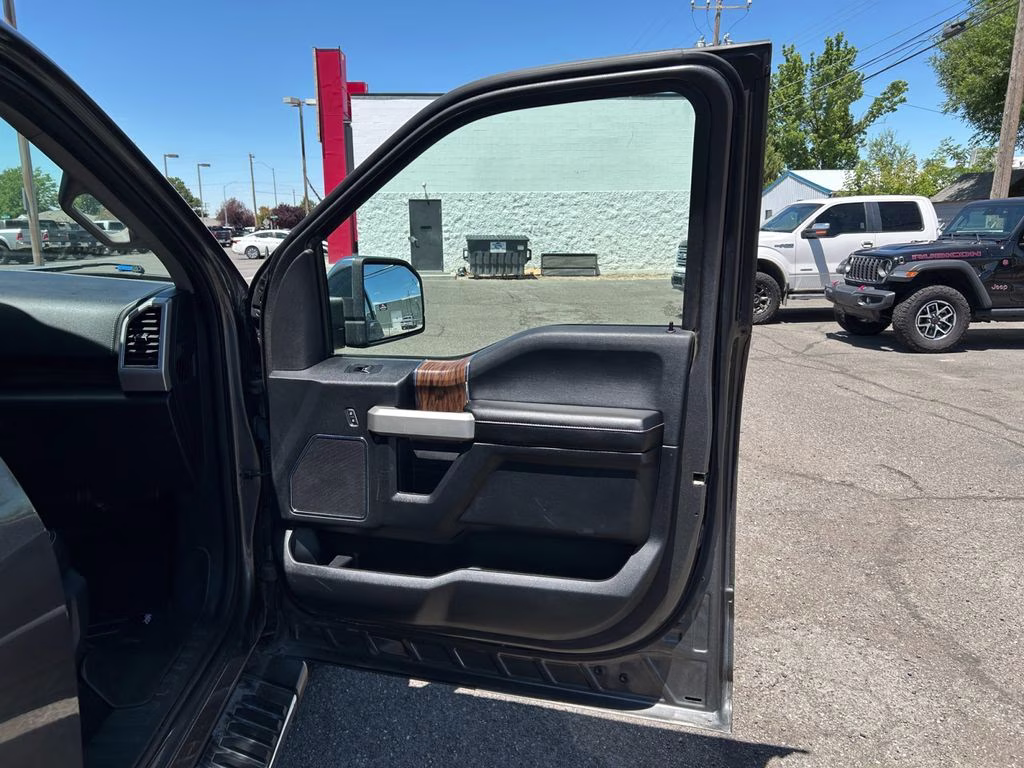 2018 Magnetic Ford F-150 Lariat 4X4 Truck