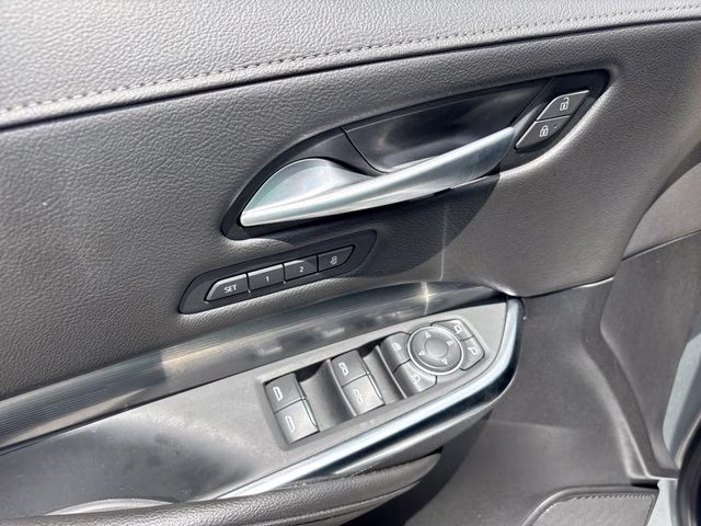 2025 Silver Metallic Cadillac XT4 Premium Luxury FWD SUV