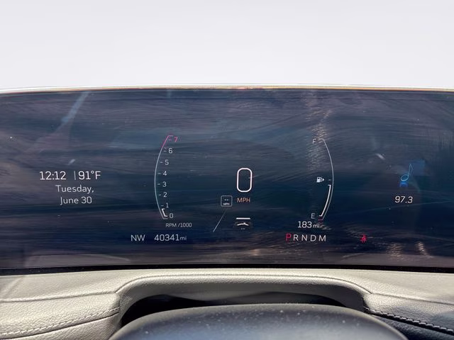 2025 Silver Metallic Cadillac XT4 Premium Luxury FWD SUV