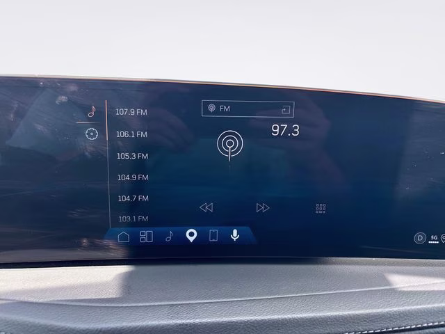 2025 Silver Metallic Cadillac XT4 Premium Luxury FWD SUV