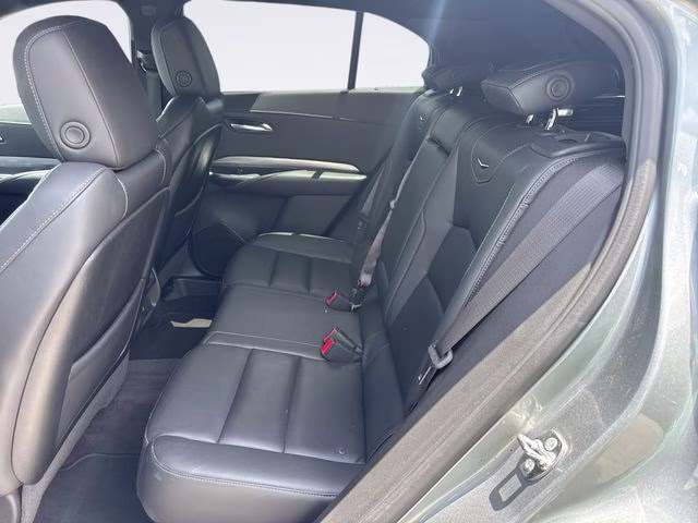 2025 Silver Metallic Cadillac XT4 Premium Luxury FWD SUV