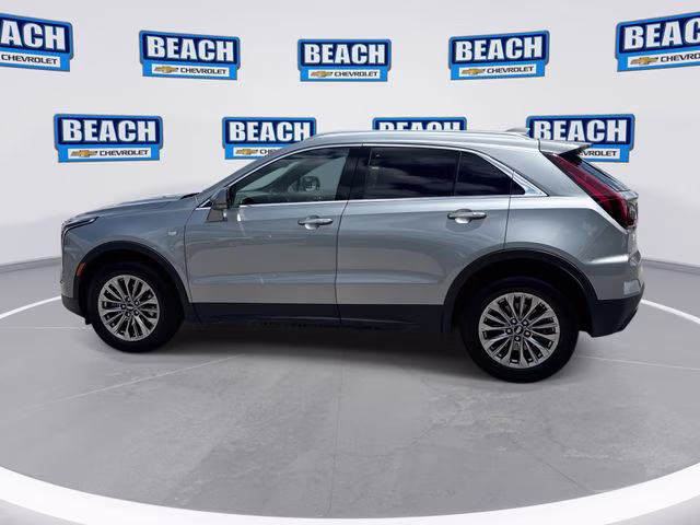 2025 Silver Metallic Cadillac XT4 Premium Luxury FWD SUV