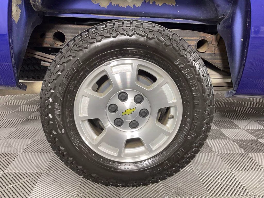 2013 Topaz Metallic Chevrolet Silverado 1500 LT RWD Truck