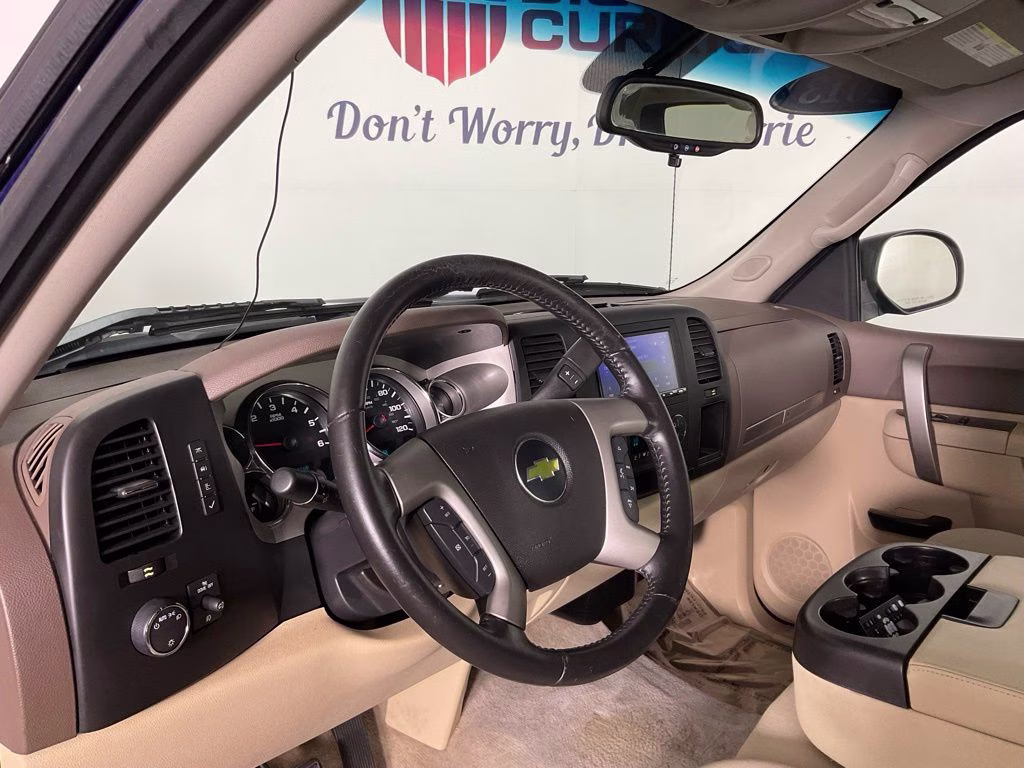 2013 Topaz Metallic Chevrolet Silverado 1500 LT RWD Truck