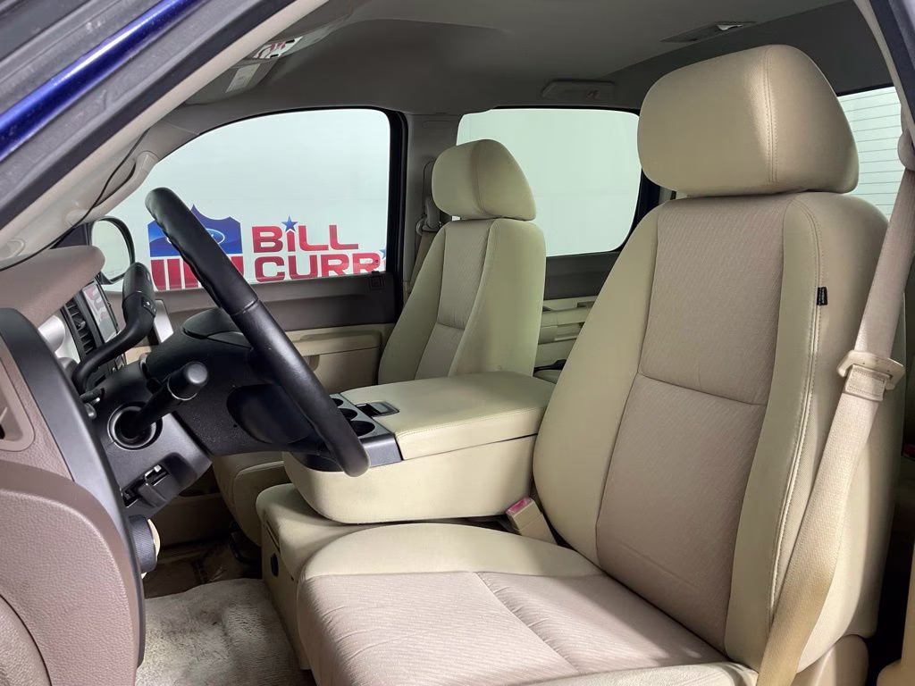 2013 Topaz Metallic Chevrolet Silverado 1500 LT RWD Truck