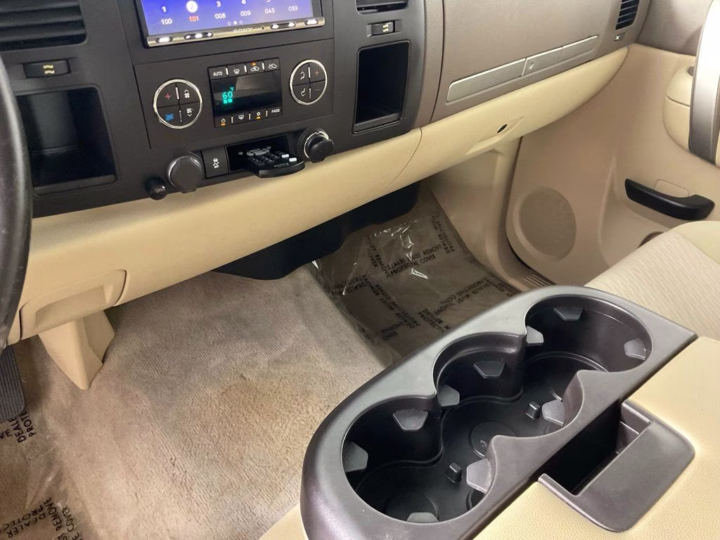 2013 Topaz Metallic Chevrolet Silverado 1500 LT RWD Truck