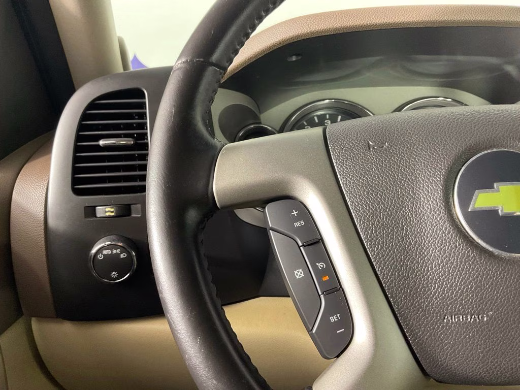 2013 Topaz Metallic Chevrolet Silverado 1500 LT RWD Truck