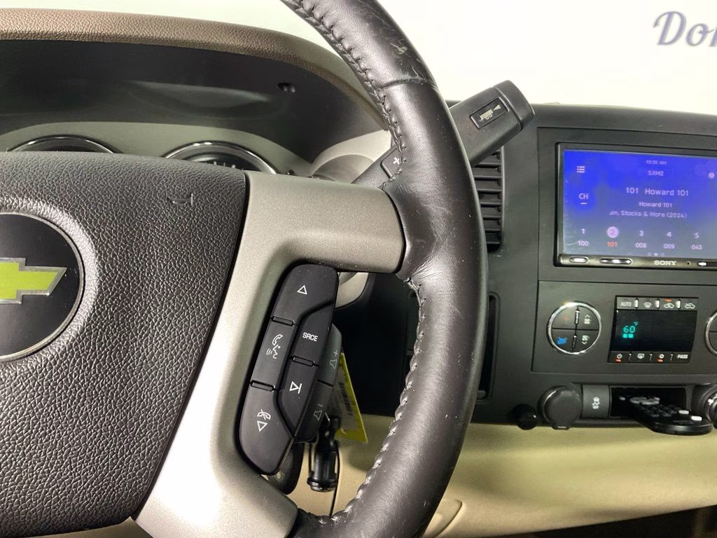 2013 Topaz Metallic Chevrolet Silverado 1500 LT RWD Truck