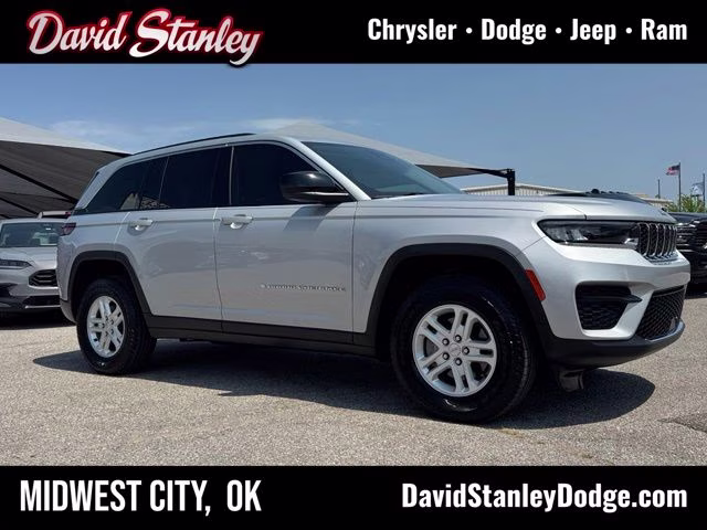 2023 Silver Zynith Jeep Grand Cherokee Laredo 4X4 SUV