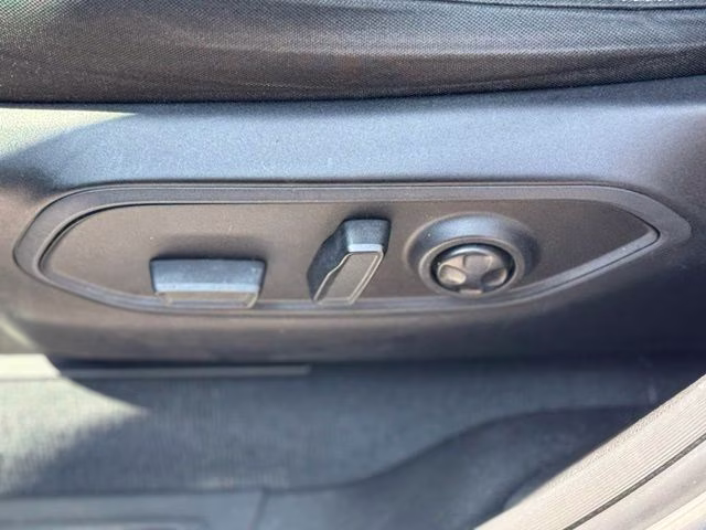 2023 Silver Zynith Jeep Grand Cherokee Laredo 4X4 SUV