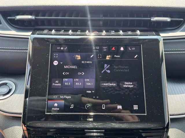 2023 Silver Zynith Jeep Grand Cherokee Laredo 4X4 SUV
