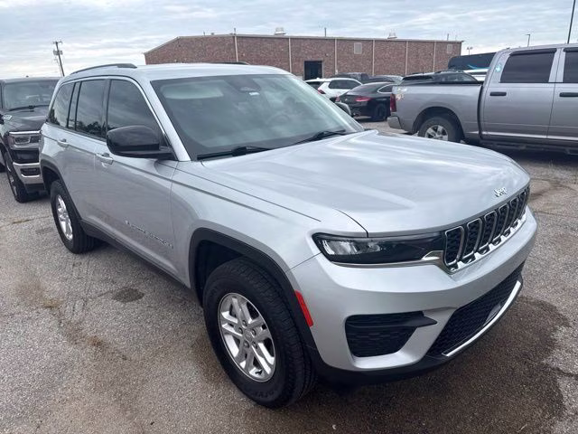 2023 Silver Zynith Jeep Grand Cherokee Laredo 4X4 SUV
