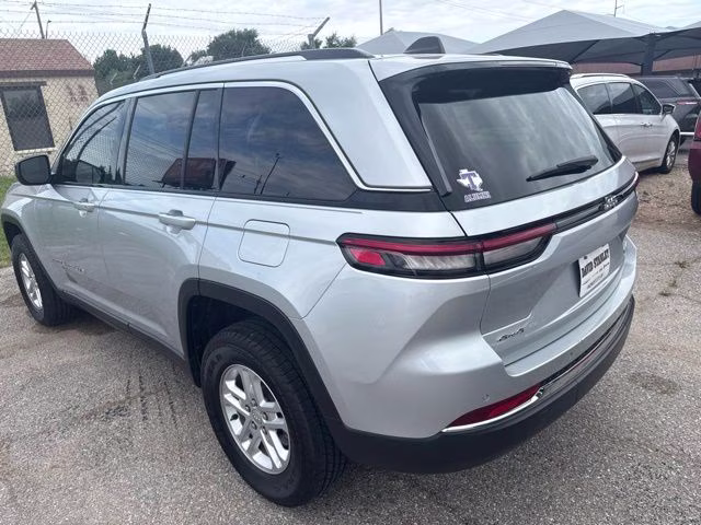 2023 Silver Zynith Jeep Grand Cherokee Laredo 4X4 SUV