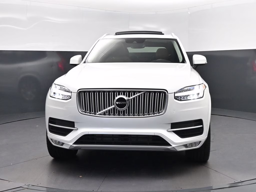 2019 Crystal White Pearl Volvo XC90 T6 Inscription AWD SUV