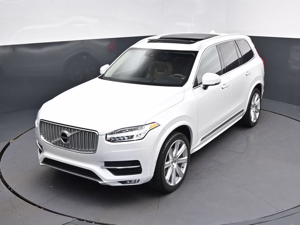 2019 Crystal White Pearl Volvo XC90 T6 Inscription AWD SUV