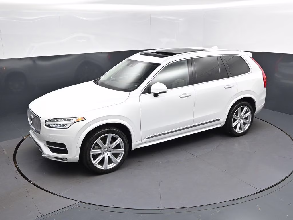 2019 Crystal White Pearl Volvo XC90 T6 Inscription AWD SUV