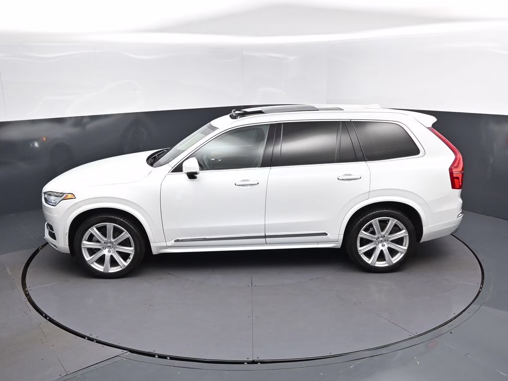 2019 Crystal White Pearl Volvo XC90 T6 Inscription AWD SUV