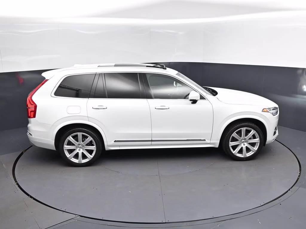 2019 Crystal White Pearl Volvo XC90 T6 Inscription AWD SUV