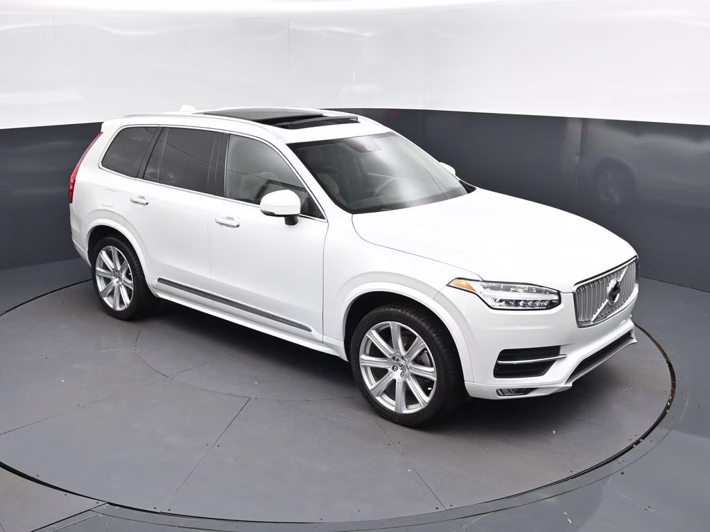 2019 Crystal White Pearl Volvo XC90 T6 Inscription AWD SUV
