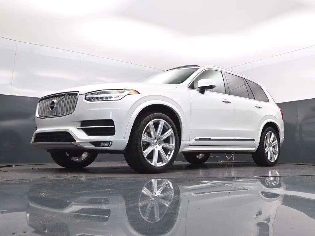 2019 Crystal White Pearl Volvo XC90 T6 Inscription AWD SUV