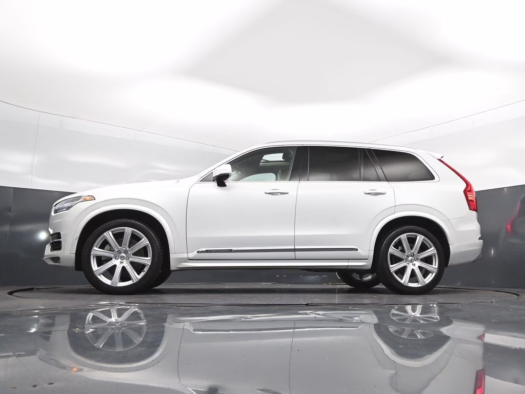 2019 Crystal White Pearl Volvo XC90 T6 Inscription AWD SUV