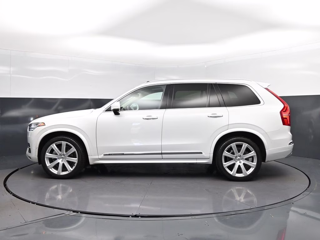 2019 Crystal White Pearl Volvo XC90 T6 Inscription AWD SUV