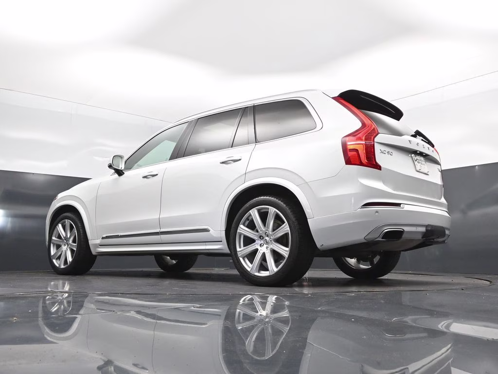 2019 Crystal White Pearl Volvo XC90 T6 Inscription AWD SUV