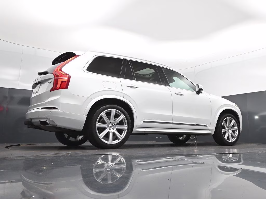 2019 Crystal White Pearl Volvo XC90 T6 Inscription AWD SUV