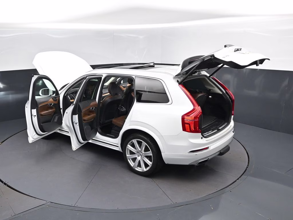 2019 Crystal White Pearl Volvo XC90 T6 Inscription AWD SUV