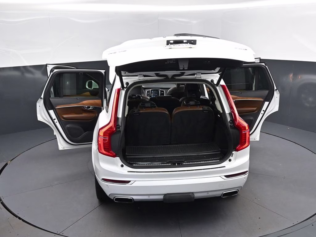 2019 Crystal White Pearl Volvo XC90 T6 Inscription AWD SUV