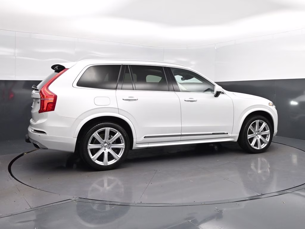 2019 Crystal White Pearl Volvo XC90 T6 Inscription AWD SUV